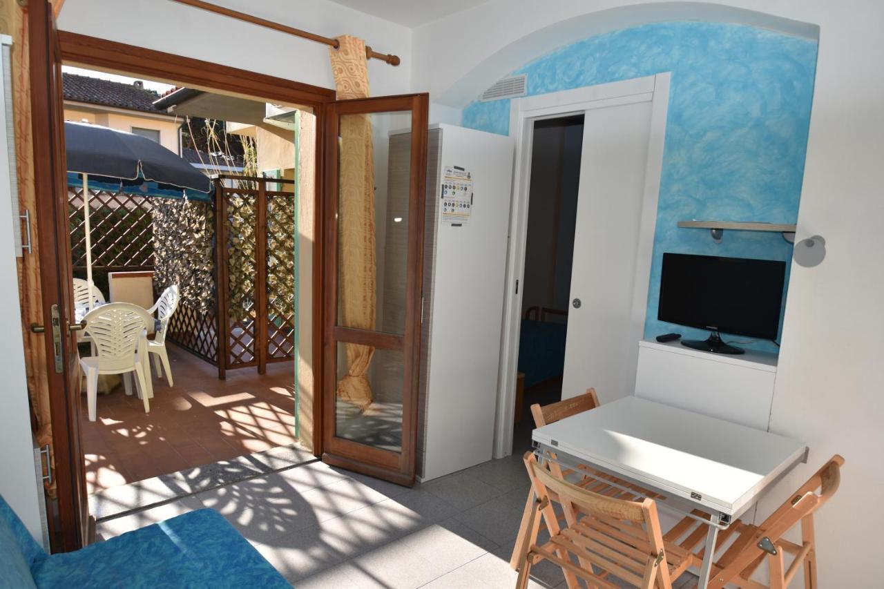 Appartamenti Sabbia - Zona Mare Con Terrazze, Clima, E Posti Auto Марина-ди-Кампо Экстерьер фото